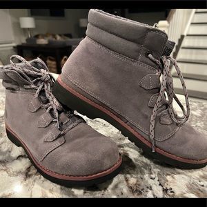 THE NORTH FACE Gray Hiking Insulated Bootie. Excellent Condition.